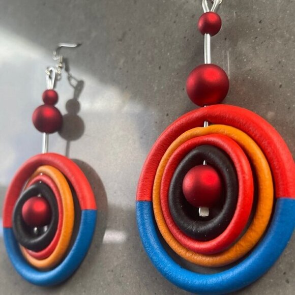 Statement Round and Round Rubber Hoop Earrings - Picture 6 of 7